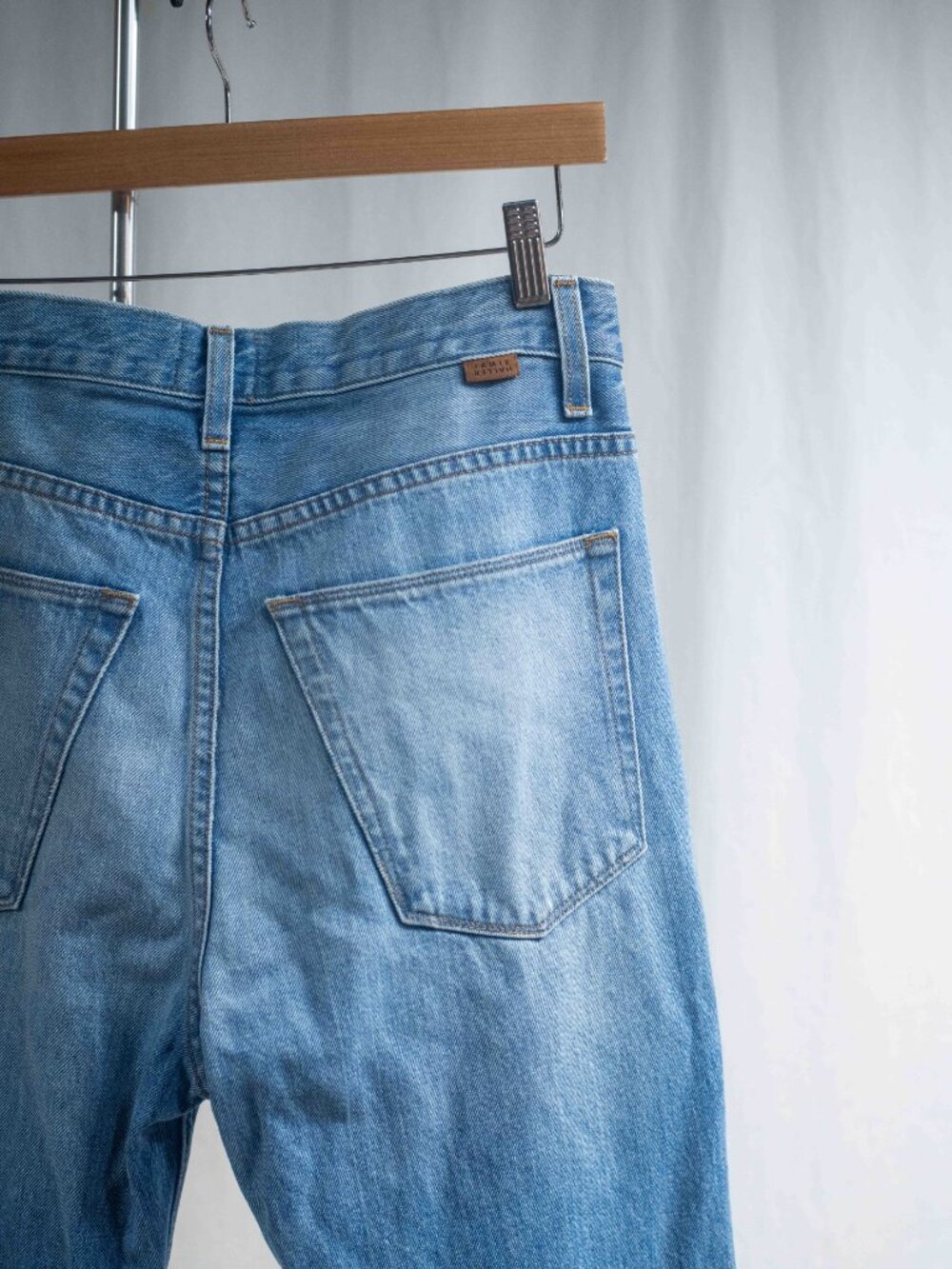 Jamie Haller The Crease Jean in Worn Indigo - Picture 7 of 11